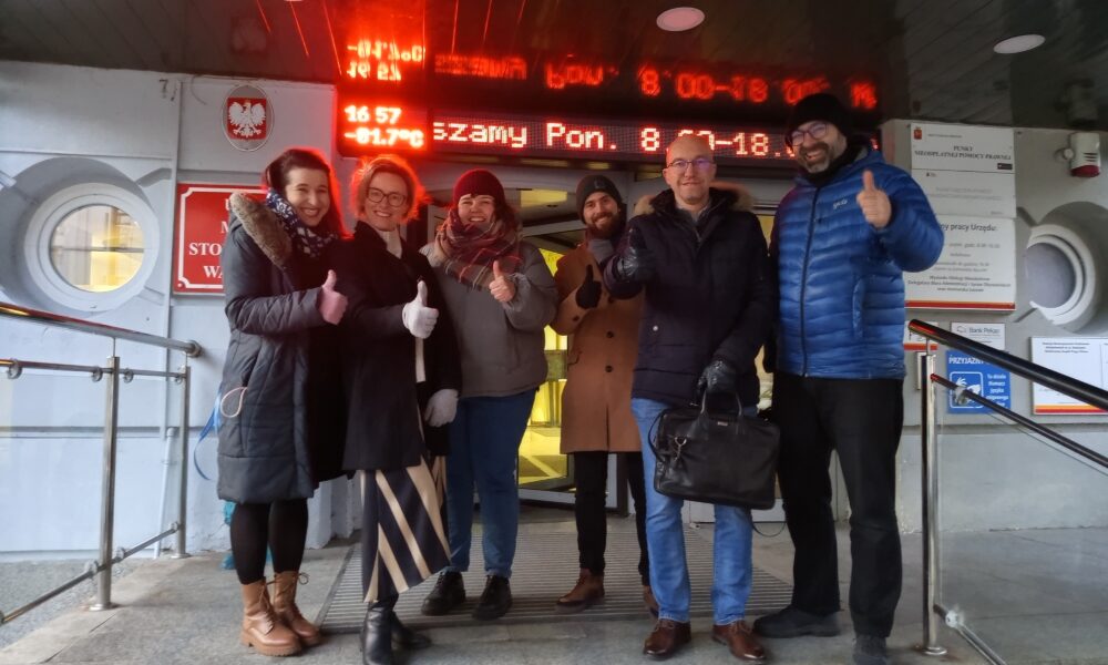 klub Porozumienie dla Pragi / Nowa Lewica w Radzie Dzielnicy Praga-Północ przed Urzędem Dzielnicy